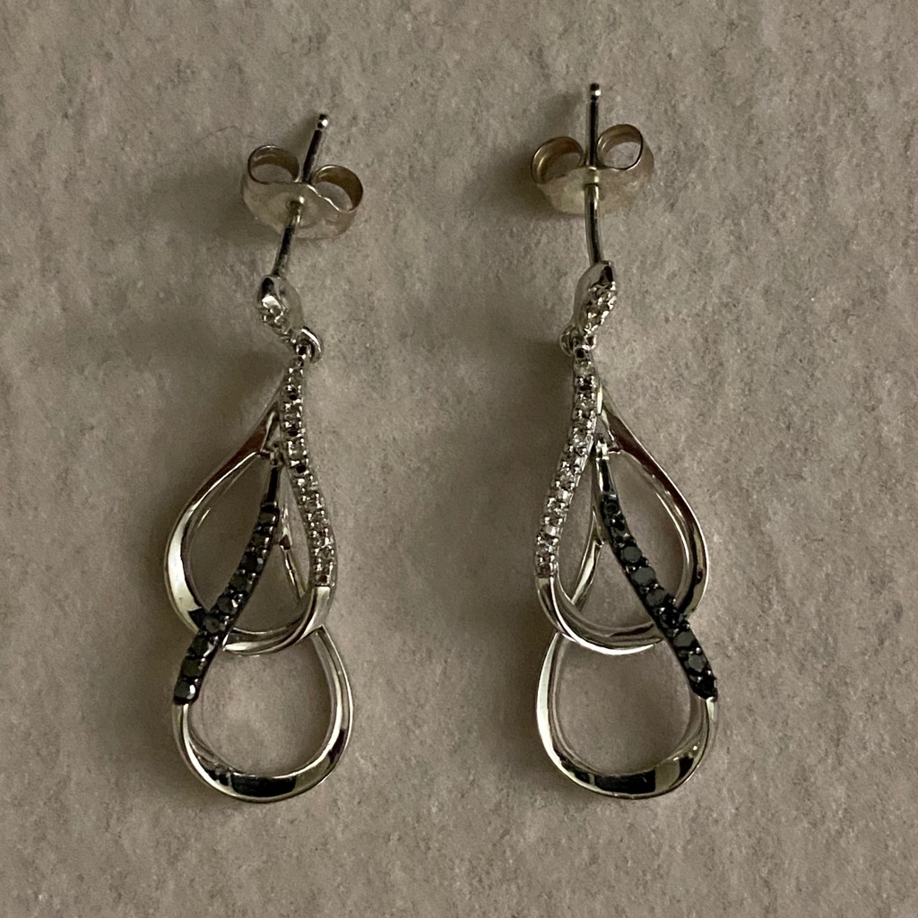 White And Blue Diamonds Earrings
